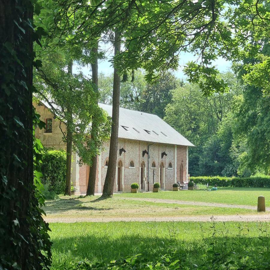 Les Ecuries Du Chateau De Brumare Brestot Exterior foto